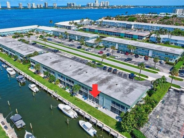 121 Wettaw Lane, Unit 116, North Palm Beach, FL 33408