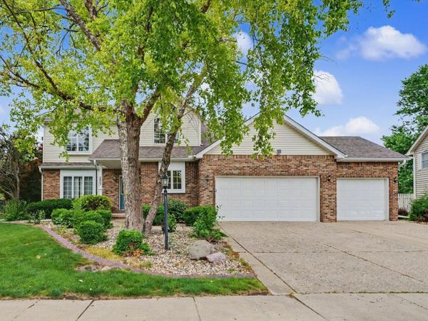 2807 Cherry Hills Drive , Champaign, IL 61822