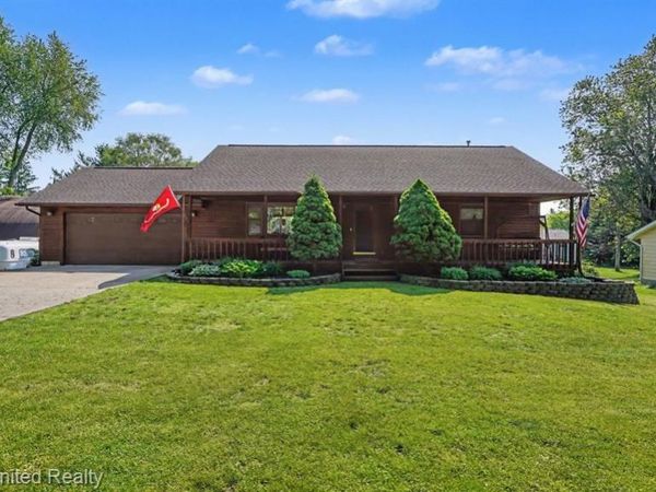 339 S Collins Street , Fowlerville Vlg, MI 48836