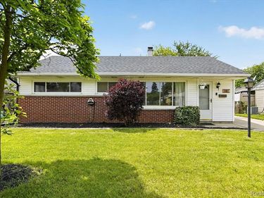 181 Brandt Street, Garden City, MI 48135