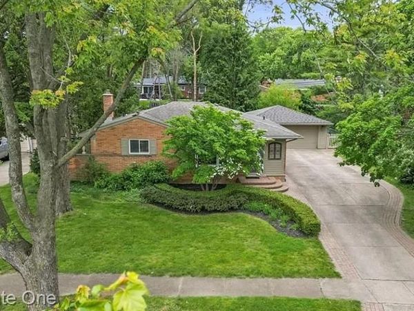 290 Winry Drive , Rochester Hills, MI 48307