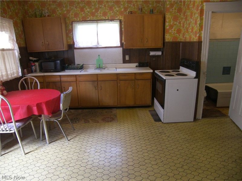 7009 Hecker Avenue, Cleveland, OH 44103 Photo 6
