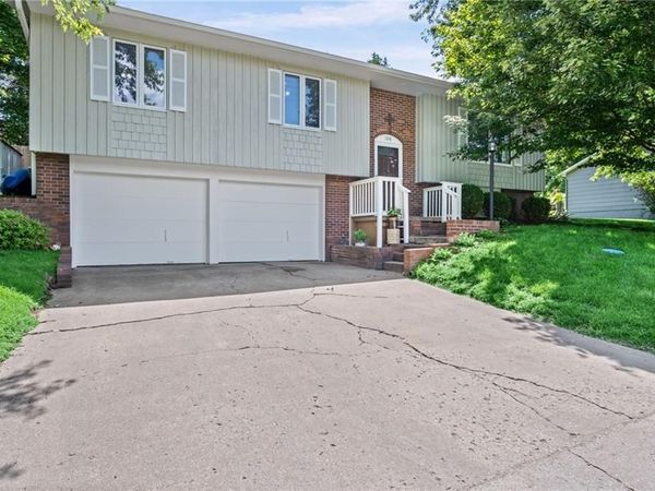 108 Westside Drive, Atchison, KS 66002