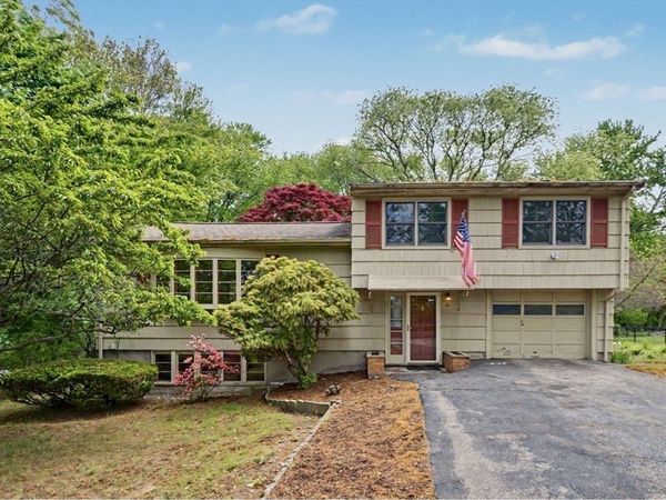 26 Arlington Road, Burlington, MA 01803