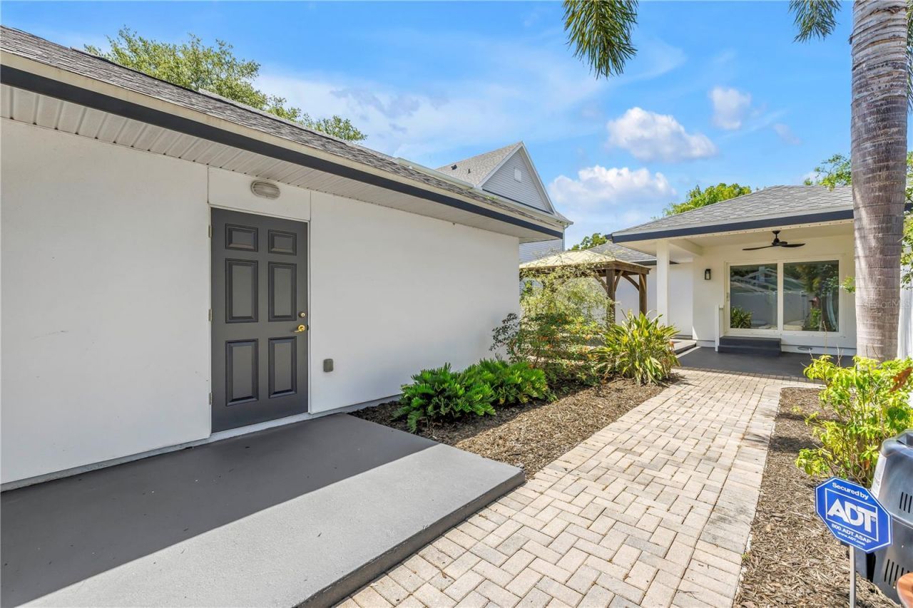 348 11th Avenue Ne, Saint Petersburg, FL 33701 Photo