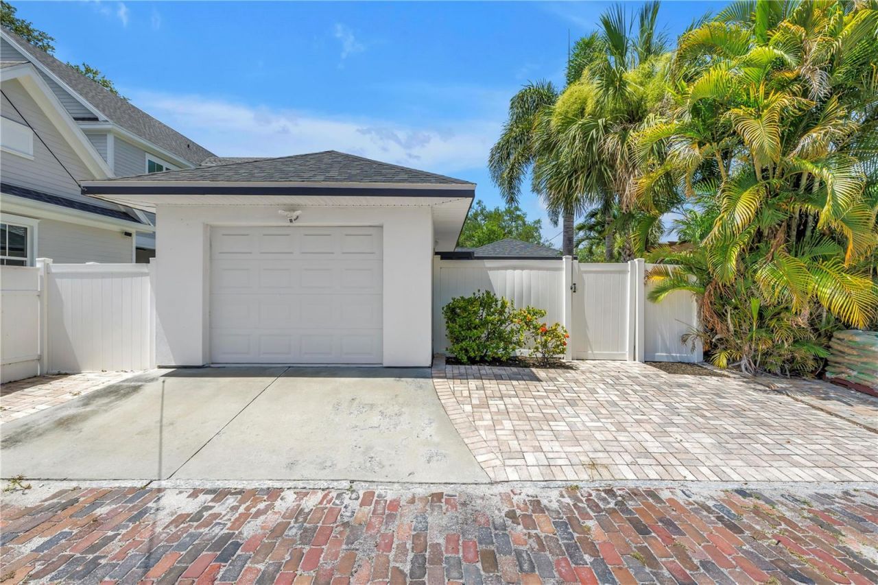 348 11th Avenue Ne, Saint Petersburg, FL 33701 Photo