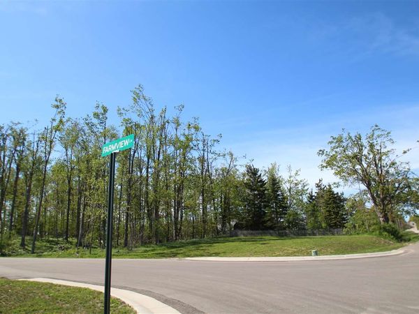 1868 Farm View Ln, Unit 8, Petoskey, MI 49770