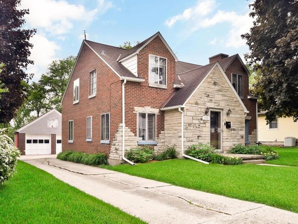 1713 Taylor LANE, West Bend, WI 53090