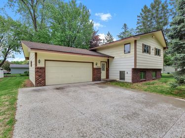 7738 Emerson Avenue N, Brooklyn Park, MN 55444