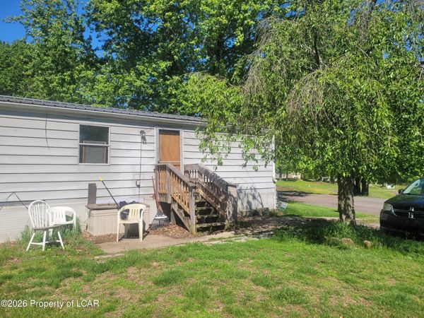266 Silver Maple Lane, Freeland, PA 18224