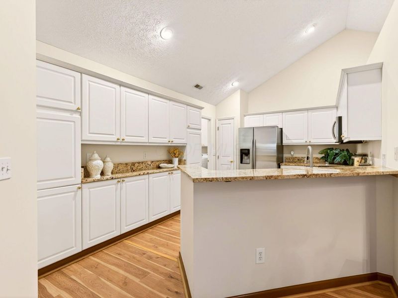 4275 Bridgelane Place, Unit 30, New Albany, OH 43054 Photo 13