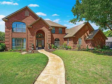 2906 NE Mesa Verde Rd, Lawton, OK 73507