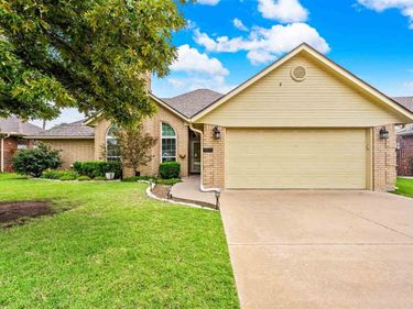 6601 NW Willow Tree Cir, Lawton, OK 73505