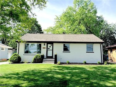 18203 Broxton Drive, Strongsville, OH 44149