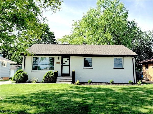18203 Broxton Drive , Strongsville, OH 44149