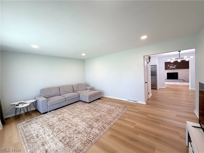 18203 Broxton Drive, Strongsville, OH 44149 Photo 2