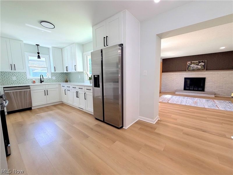 18203 Broxton Drive, Strongsville, OH 44149 Photo 5