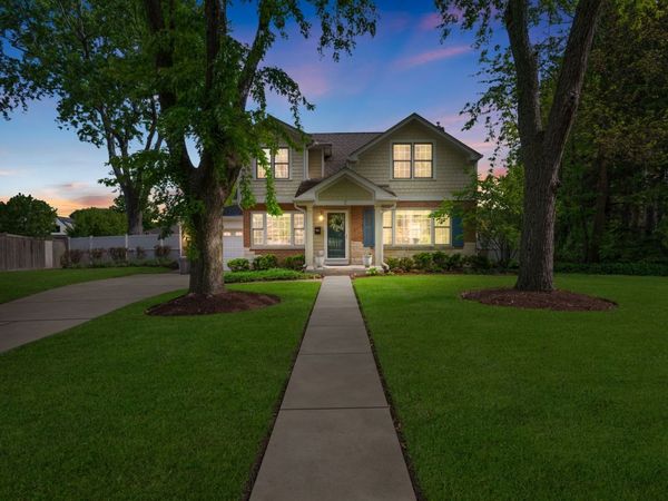 2 Algonquin Road , Clarendon Hills, IL 60514