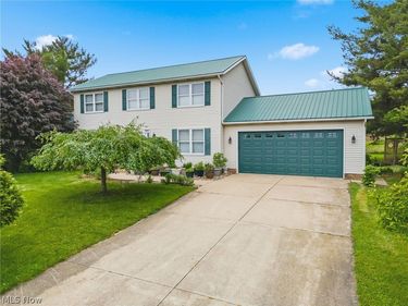 4839 Manchester Avenue SW, Navarre, OH 44662
