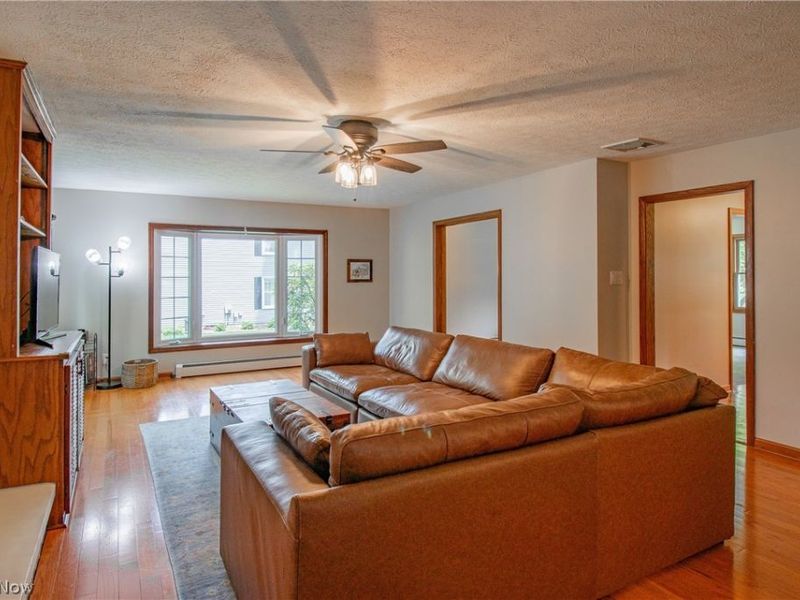 300 Tanglewood Trail, Wadsworth, OH 44281 Photo 13