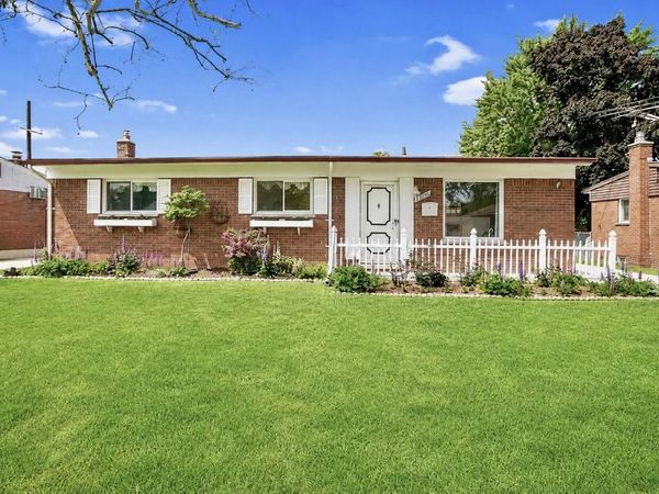 35046 Nancy Street, Westland, MI 48186