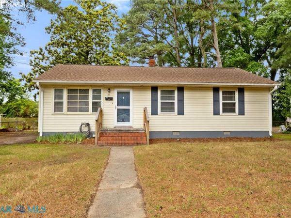 11 Gay Drive , Newport News, VA 23606