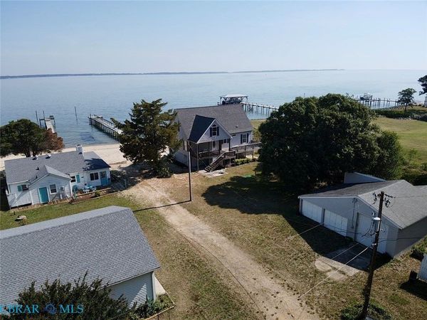 157 Sandy Beach Road, Deltaville, VA 23043