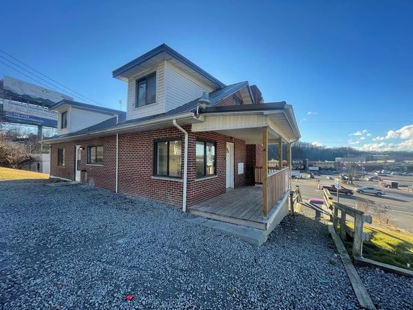 5446 ROBERT C BYRD DRIVE, BECKLEY, WV 25801