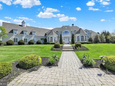 1000 BLUESTONE DRIVE, LITITZ, PA 17543
