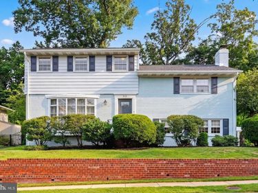 915 N OVERLOOK DRIVE , ALEXANDRIA, VA 22305