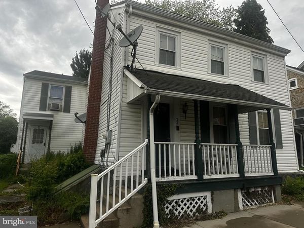 32 E HIGH STREET, MAYTOWN, PA 17550
