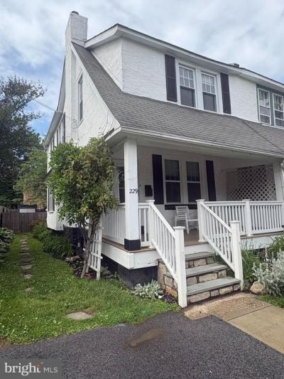 229 WAYNE AVENUE , NARBERTH, PA 19072