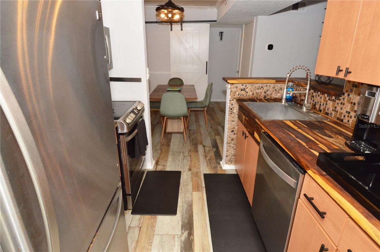10200 Gandy Boulevard N, Unit 1313, Saint Petersburg, FL 33702 Photo