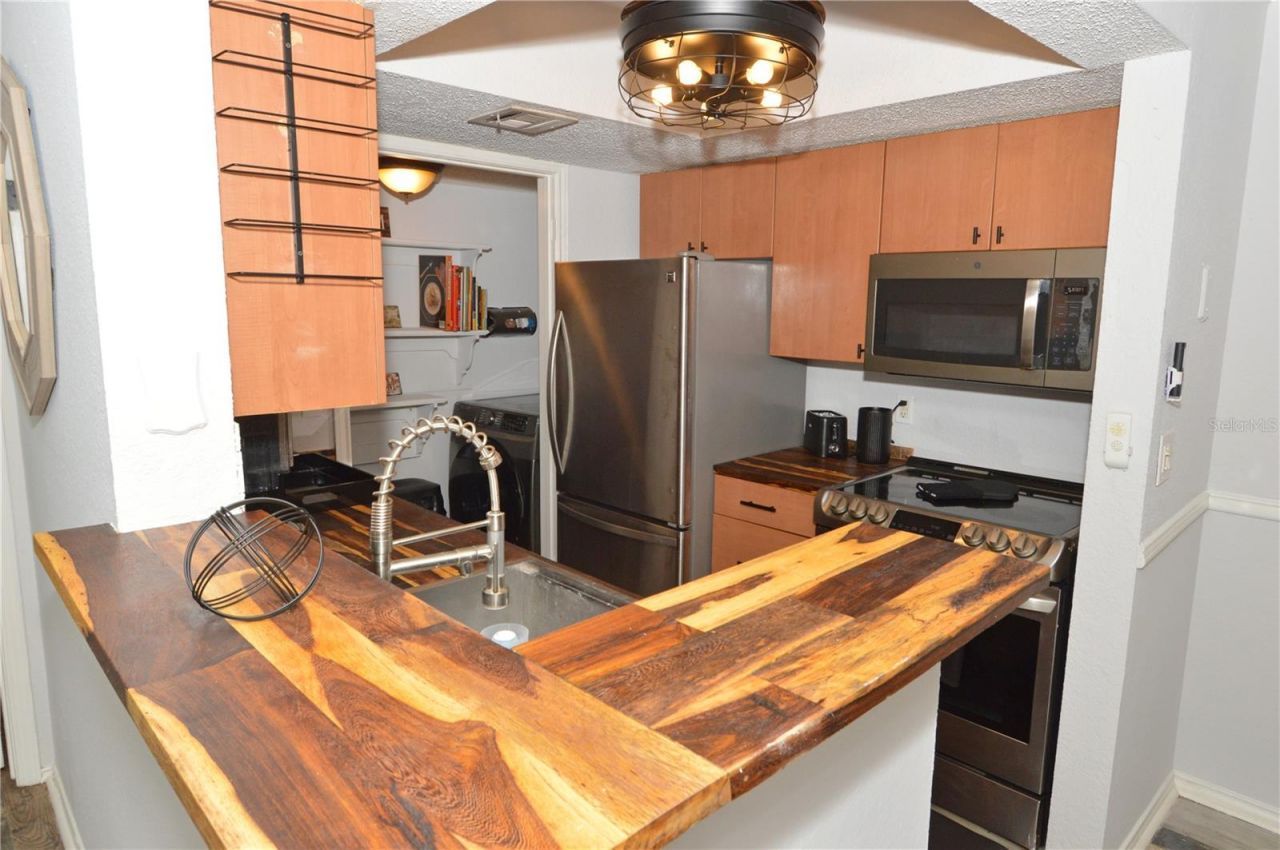10200 Gandy Boulevard N, Unit 1313, Saint Petersburg, FL 33702 Photo