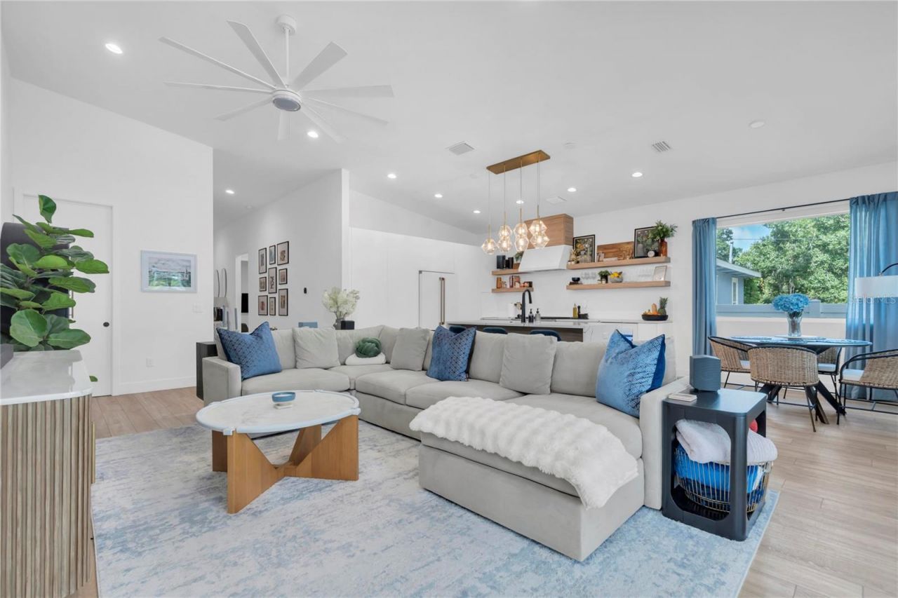 5451 2nd Avenue S, Saint Petersburg, FL 33707 Photo