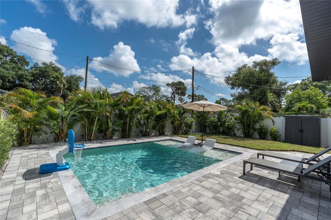 5451 2nd Avenue S, Saint Petersburg, FL 33707 Photo