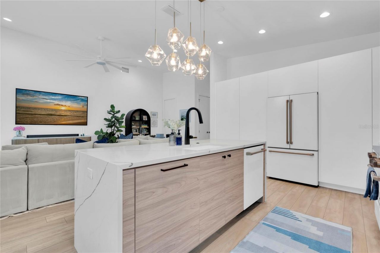 5451 2nd Avenue S, Saint Petersburg, FL 33707 Photo