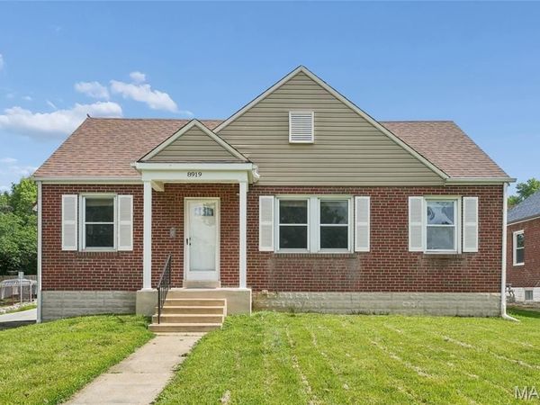 8919 Shawnee Lane, Overland, MO 63114