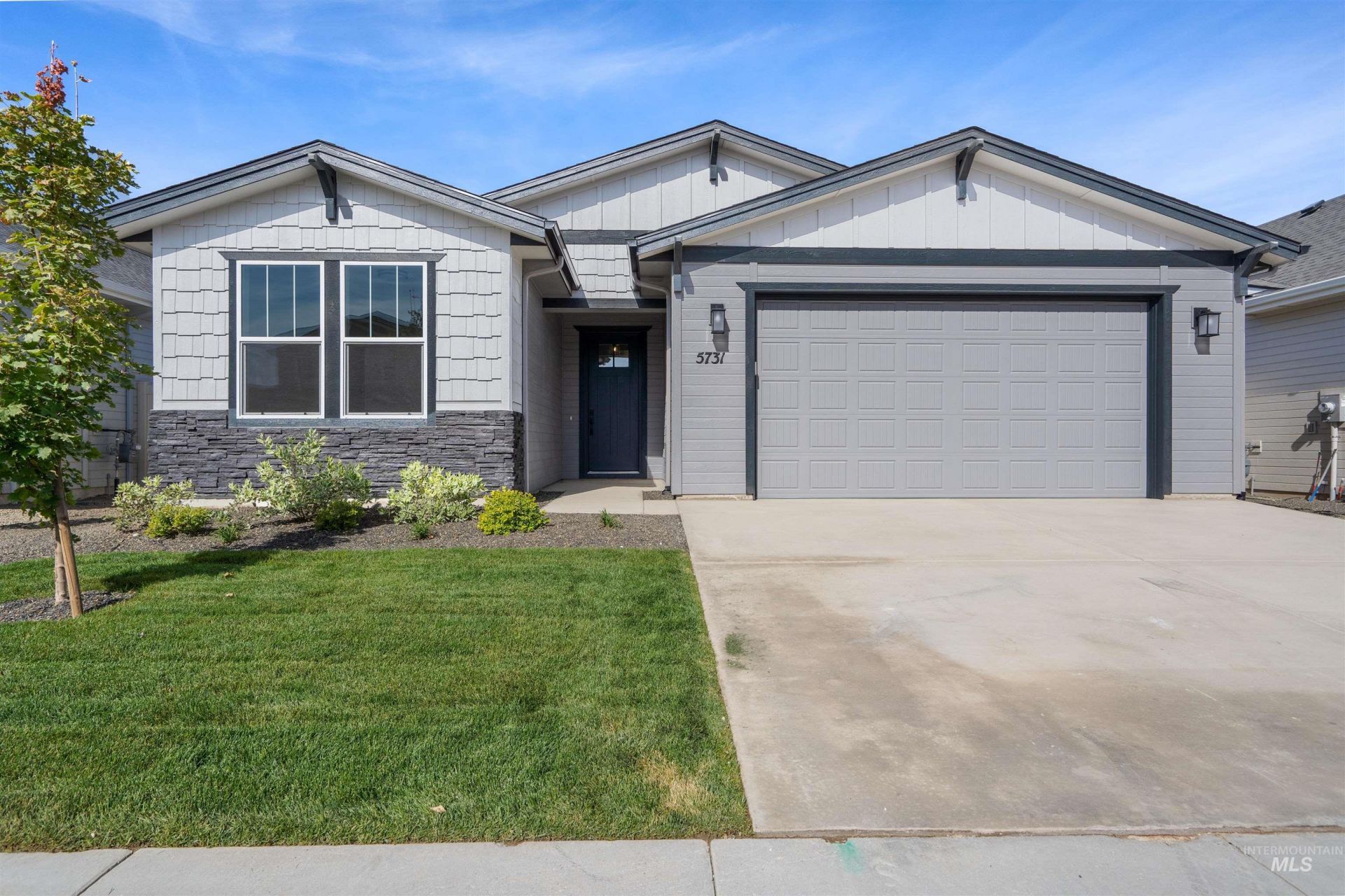 5679 W Wildfire Dr, Meridian, ID 83646 Main Photo