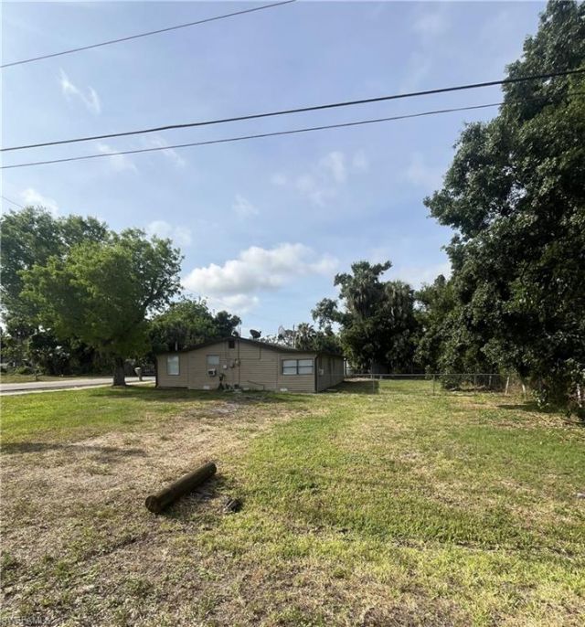 1748 Woodward Ave, North Fort Myers, FL 33903 Photo