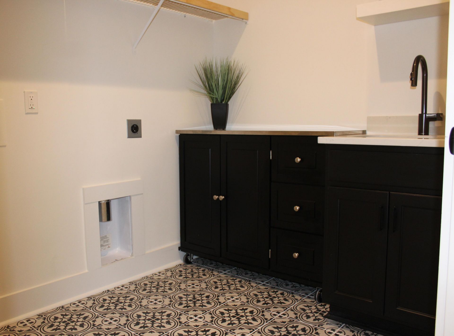 1047 Butterfly Lane Photo 23