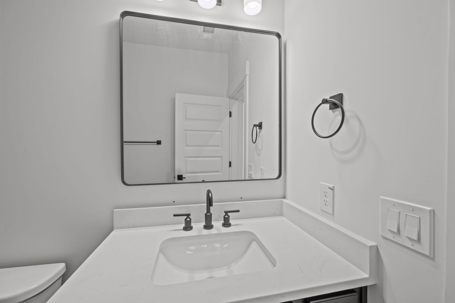 1047 Butterfly Lane Photo 26