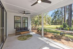 1047 Butterfly Lane photo 4