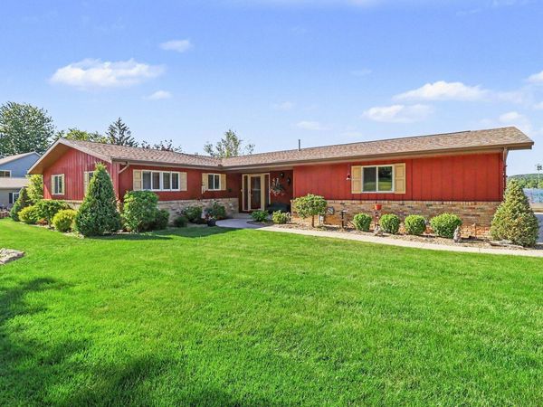 4554 Crescent Beach Road, Onekama, MI 49675