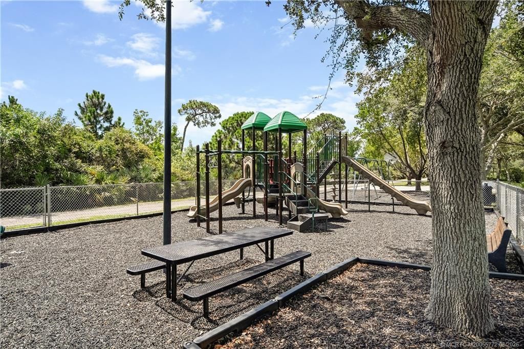 512 NW Sunflower Place, Jensen Beach, FL 34957 Photo