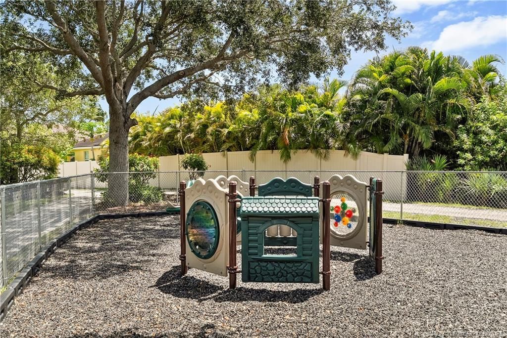 512 NW Sunflower Place, Jensen Beach, FL 34957 Photo