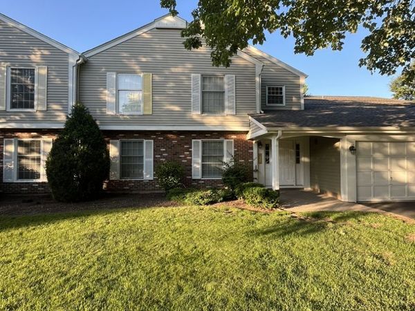 27 Exeter Court , Unit 202A, Naperville, IL 60565