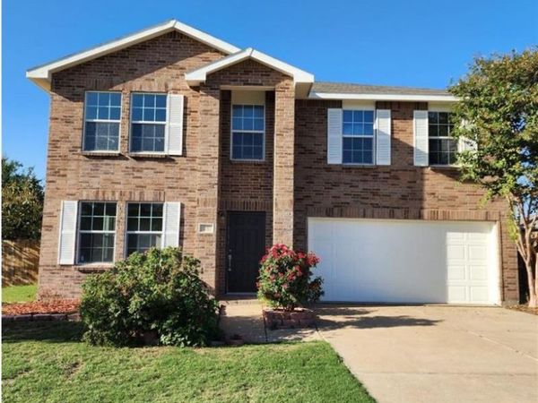 715 Daughters Drive, Burleson, TX 76028