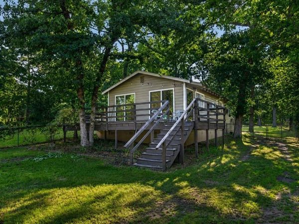 1001 Leaning Oak Drive, Tool, TX 75143