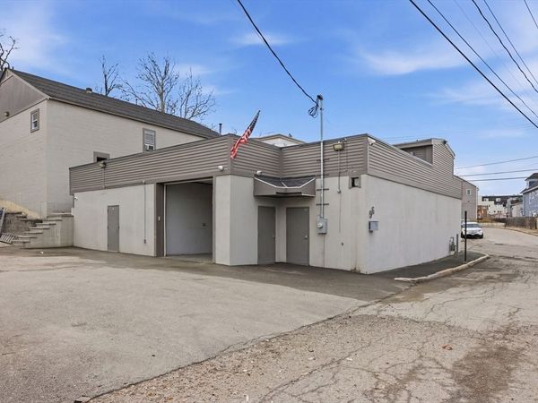 20-26 Howard St, Lowell, MA 01851